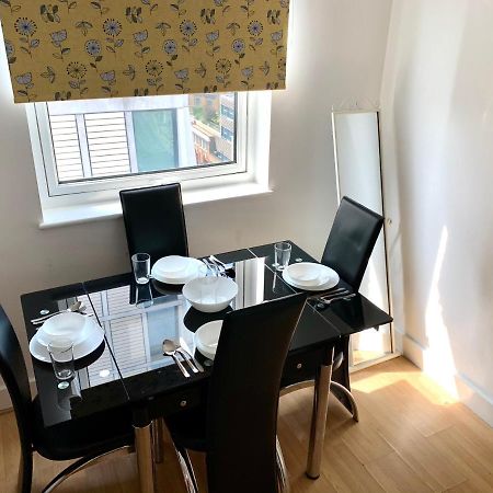 Central London 2 Bedrooms, Seperate Recption, Full Kitchen, Free Parking Eksteriør bilde